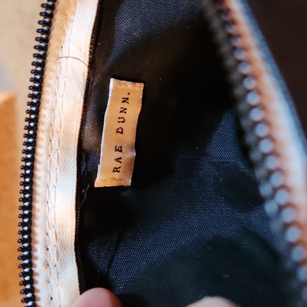 Black 'Queen' Pouch with Bee Design - Picture 3 of 7